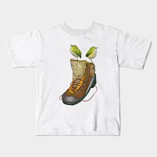 Rock wrens on an old boot Kids T-Shirt